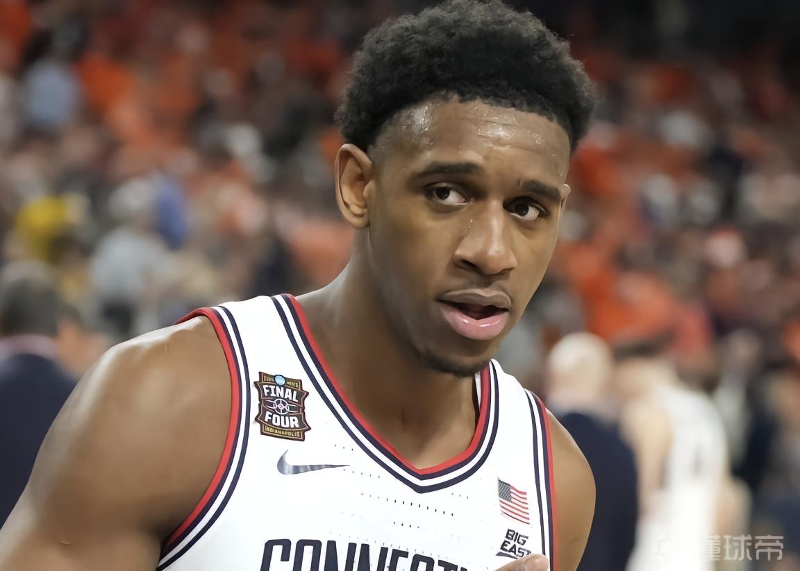 马刺将今年35号签+2未来次轮送至掘金，换来26号签并选中里德